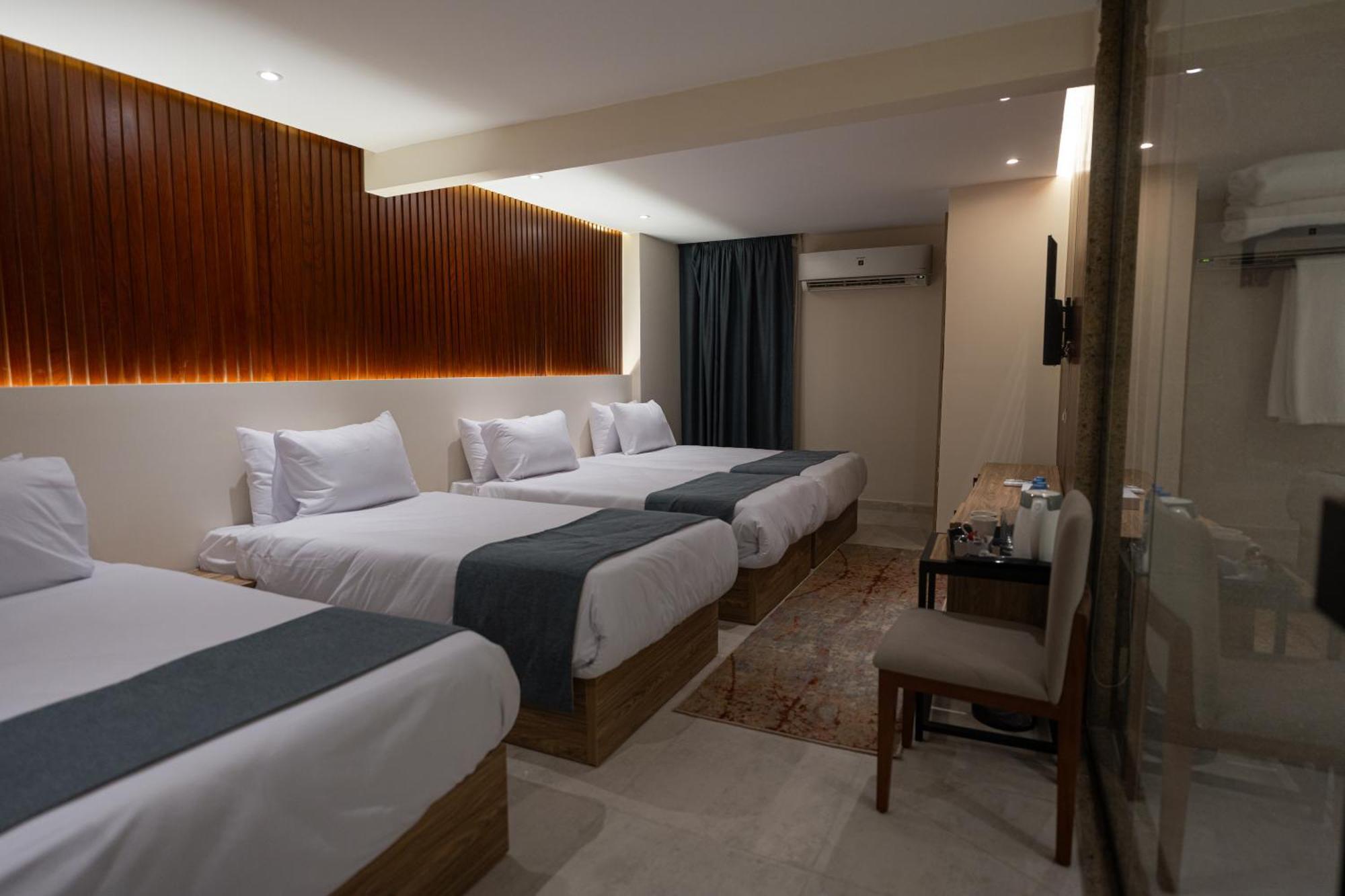 New Pyramid Front Hotel Al Kawm al Akhdar Bagian luar foto